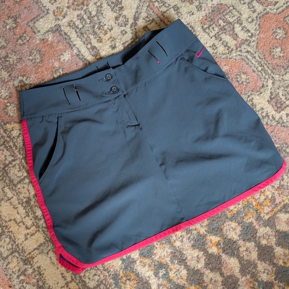 2/$20 Nike golf skirt Size 8 - Picture 1 of 4